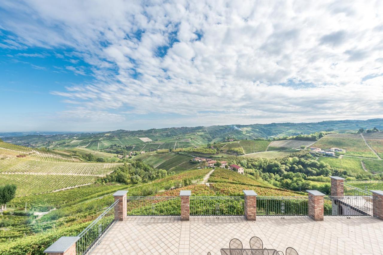 Villa Bricco Paglieri, Entire Villa Alba  Buitenkant foto