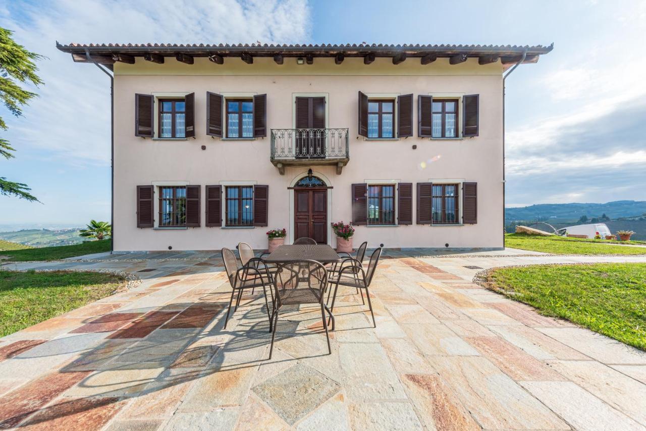 Villa Bricco Paglieri, Entire Villa Alba  Buitenkant foto