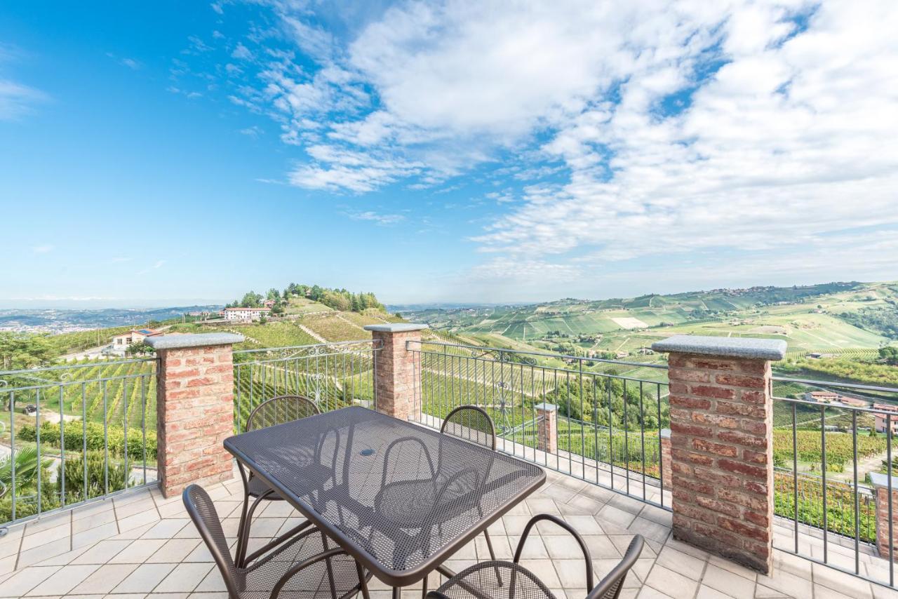 Villa Bricco Paglieri, Entire Villa Alba  Buitenkant foto