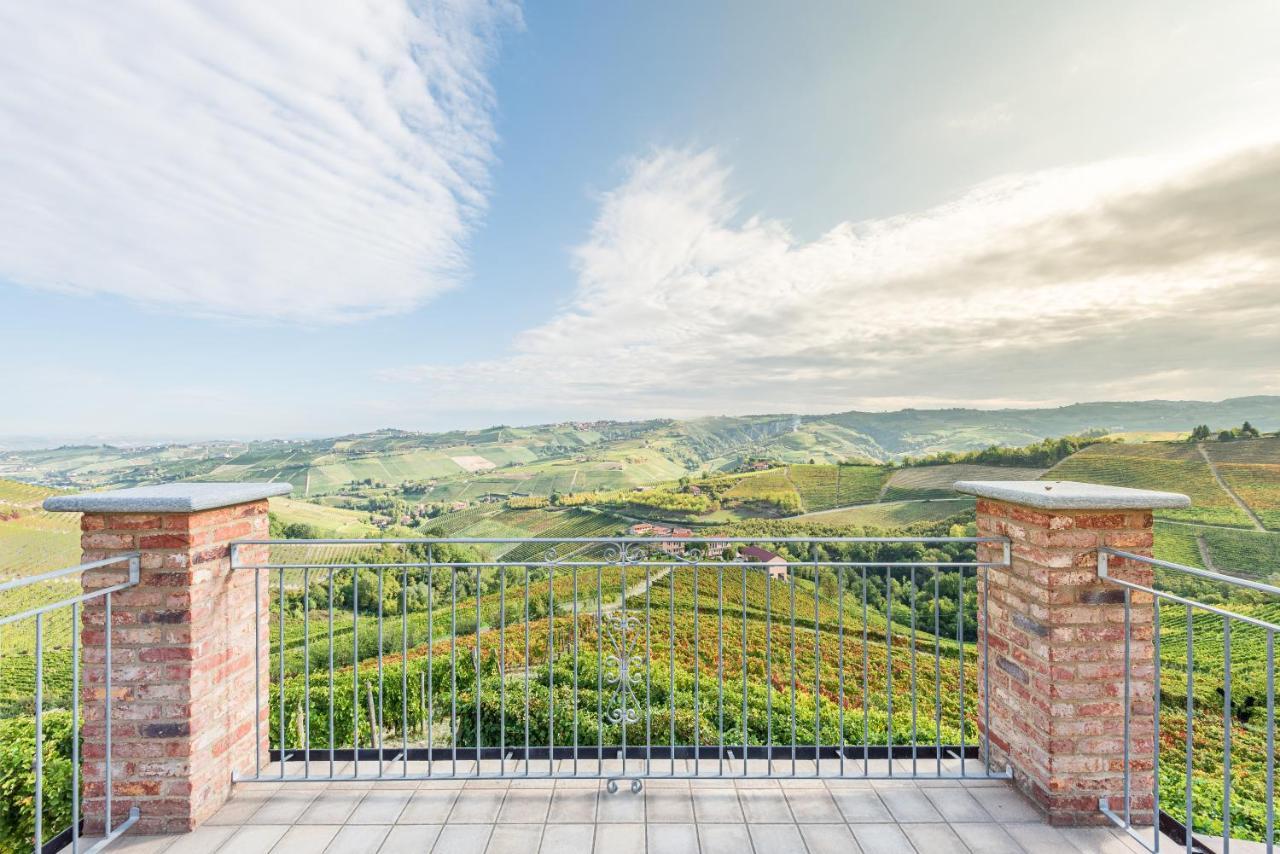 Villa Bricco Paglieri, Entire Villa Alba  Buitenkant foto