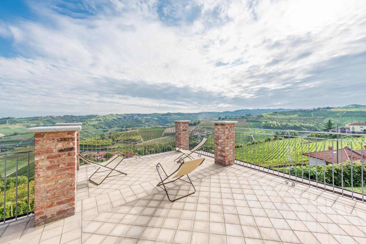 Villa Bricco Paglieri, Entire Villa Alba  Buitenkant foto
