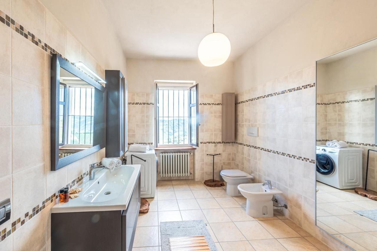 Villa Bricco Paglieri, Entire Villa Alba  Buitenkant foto